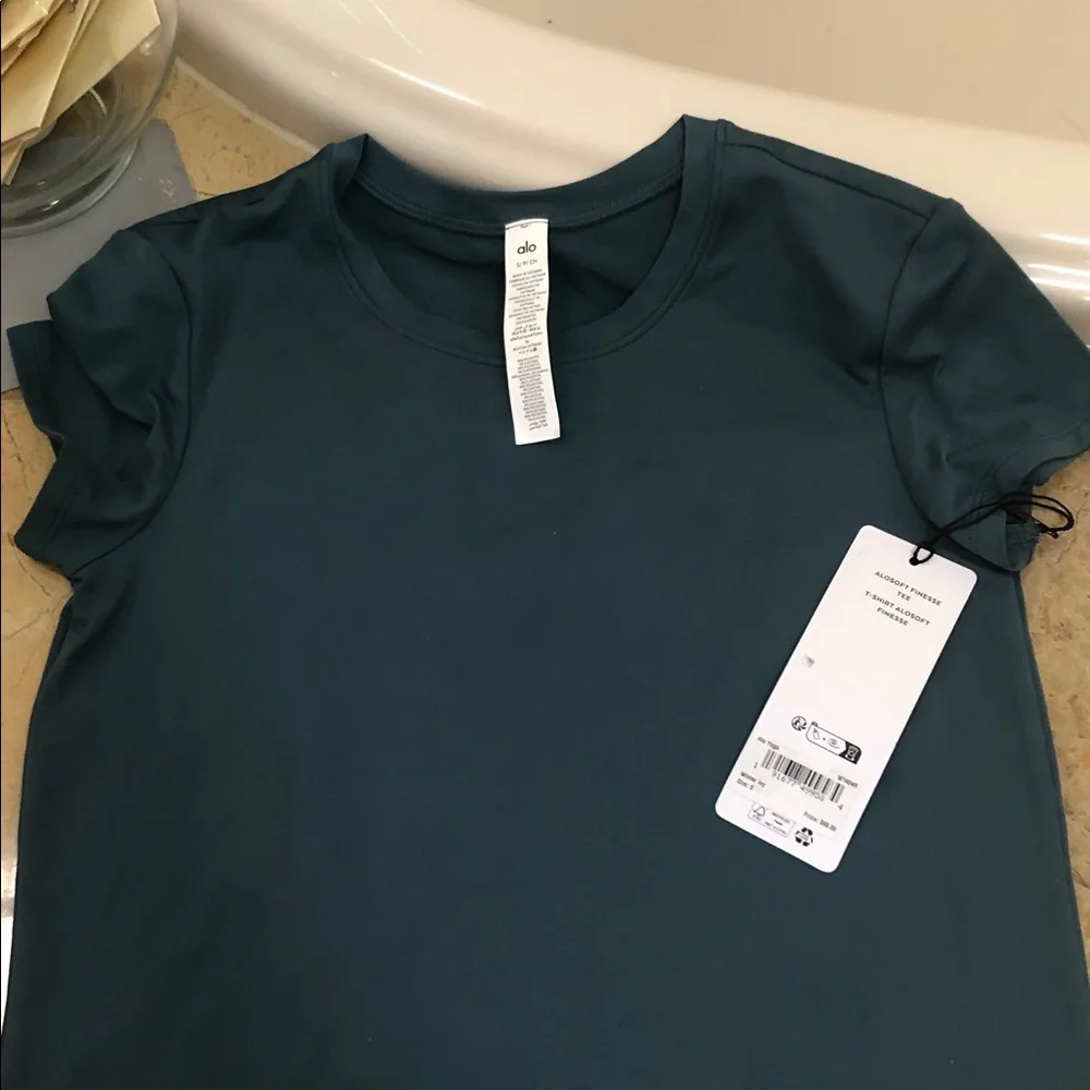 NWT ALO YOGA Alosoft Finesse Tee - Picture 5 of 6